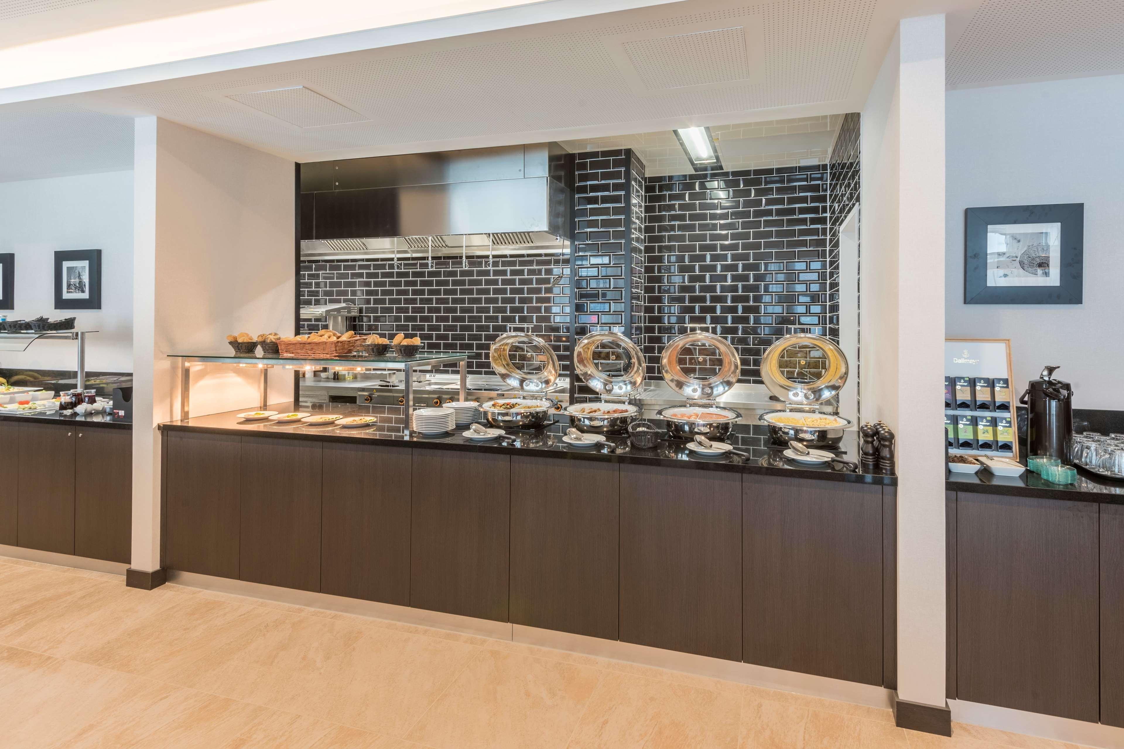 Hilton Garden Inn Munich City West Exterior photo