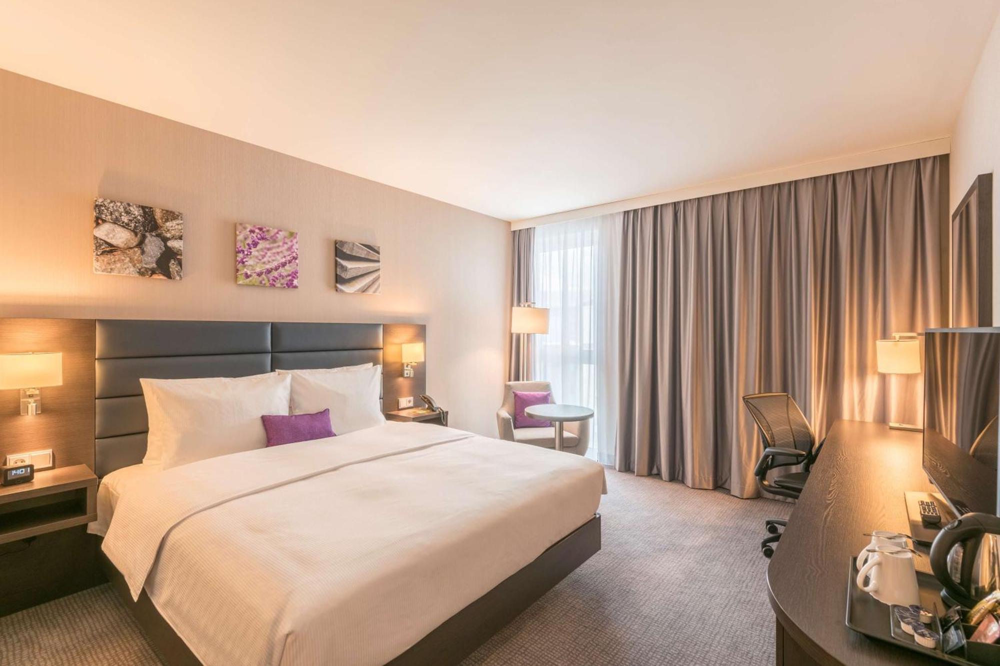 Hilton Garden Inn Munich City West Exterior photo